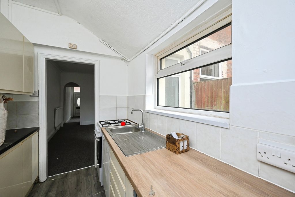 Property photo 2 of 16 Photo