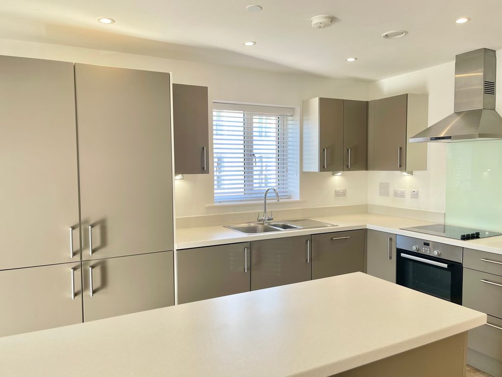 Property photo 2 of 8 Image