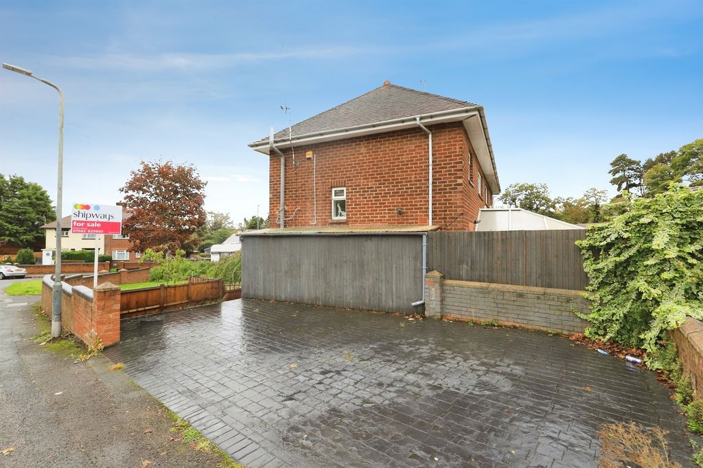 Property photo 2 of 20