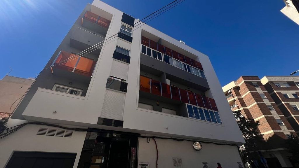 Property photo 1 of 50