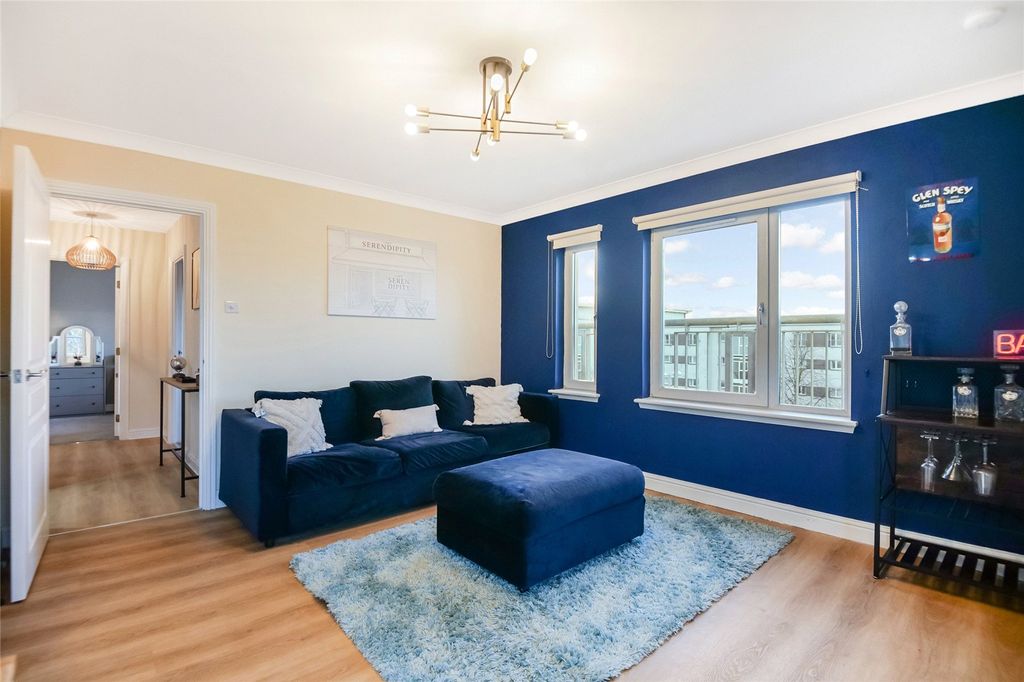 Property photo 2 of 23 Picture No. 04