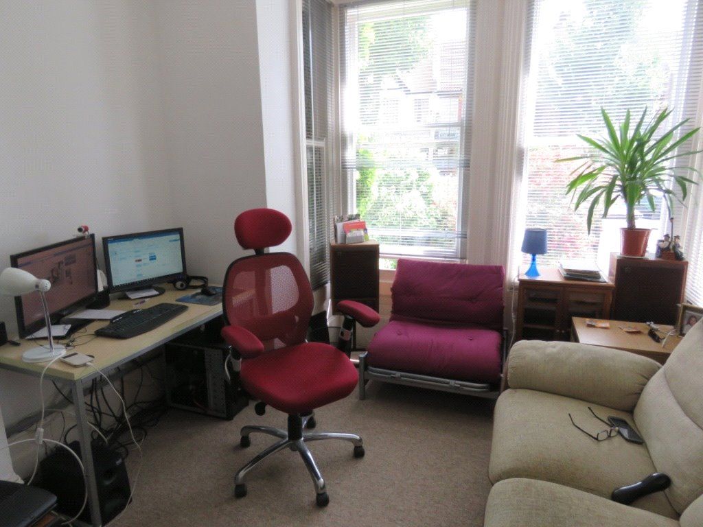 Property photo 2 of 6 Lounge