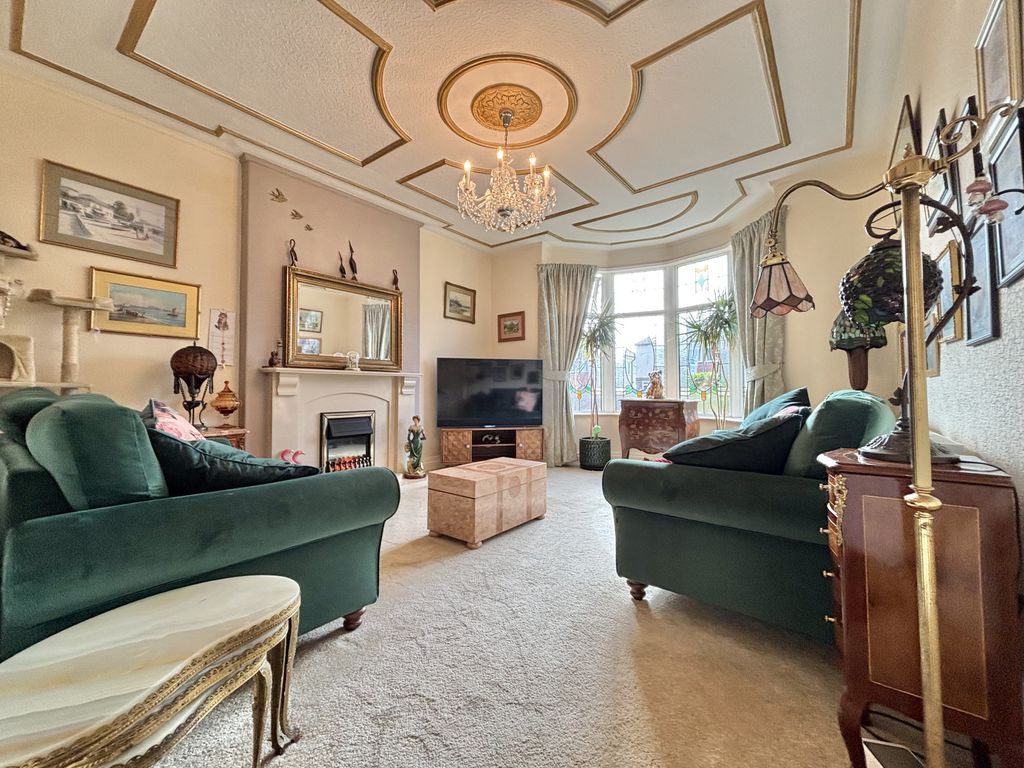 Property photo 3 of 31