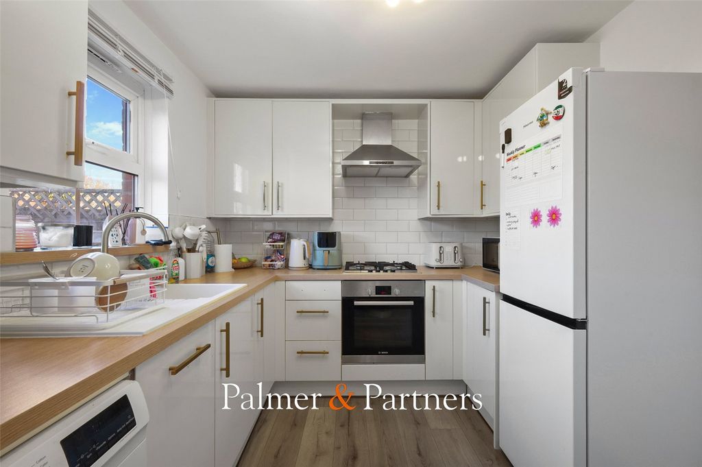 Property photo 2 of 13 Picture No. 10