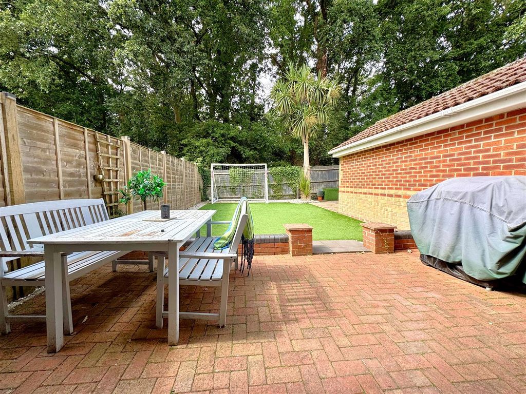 Property photo 2 of 18 Garden 3.Jpg