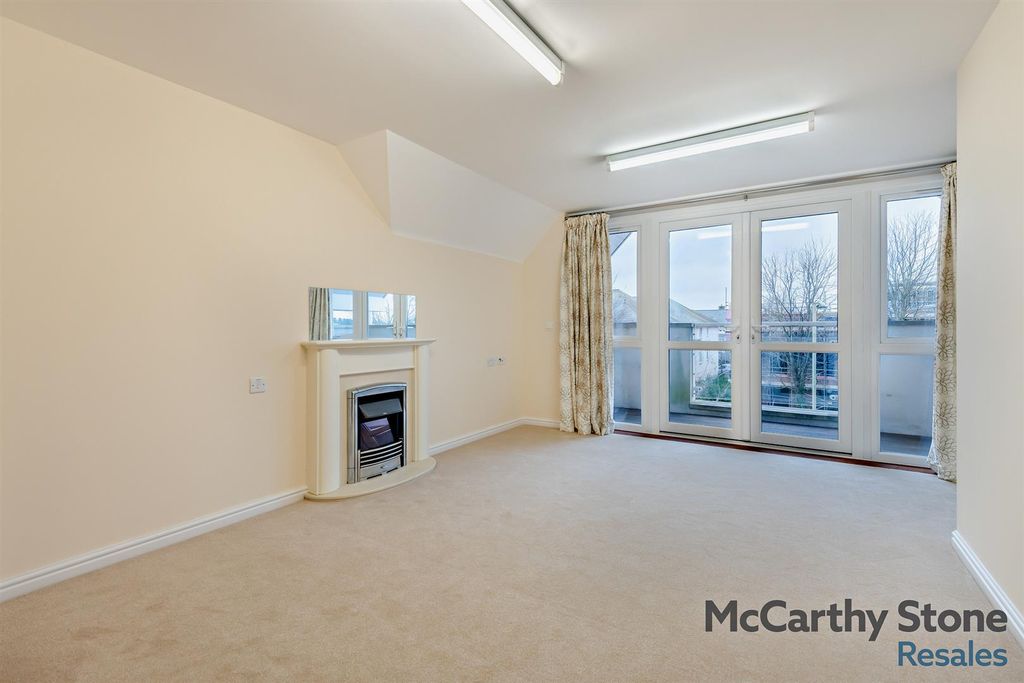 Property photo 1 of 29 8630643-Interior10-800.Jpg