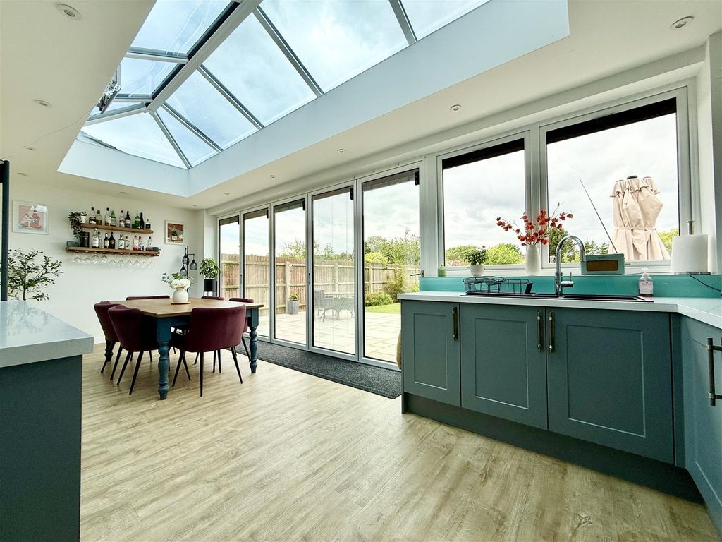 Property photo 2 of 28 Kitchen Dining Day Room With Roof Lantern