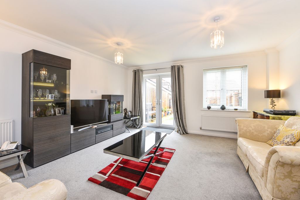 Property photo 2 of 18 Photo 02