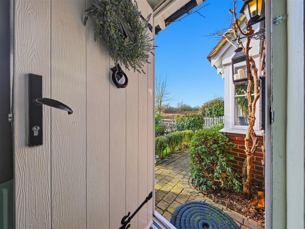 Property photo 2 of 34 Eddington Lane (17).Jpg