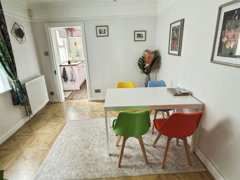 Property photo 3 of 21 Osbourne St (1).Jpg