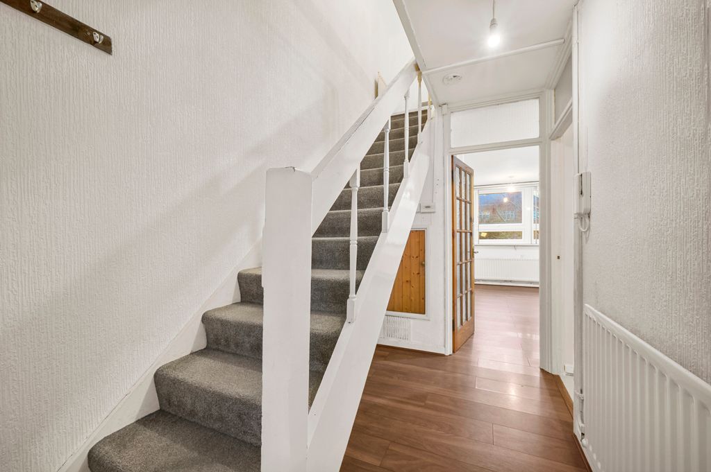 Property photo 3 of 12 Picture No. 11