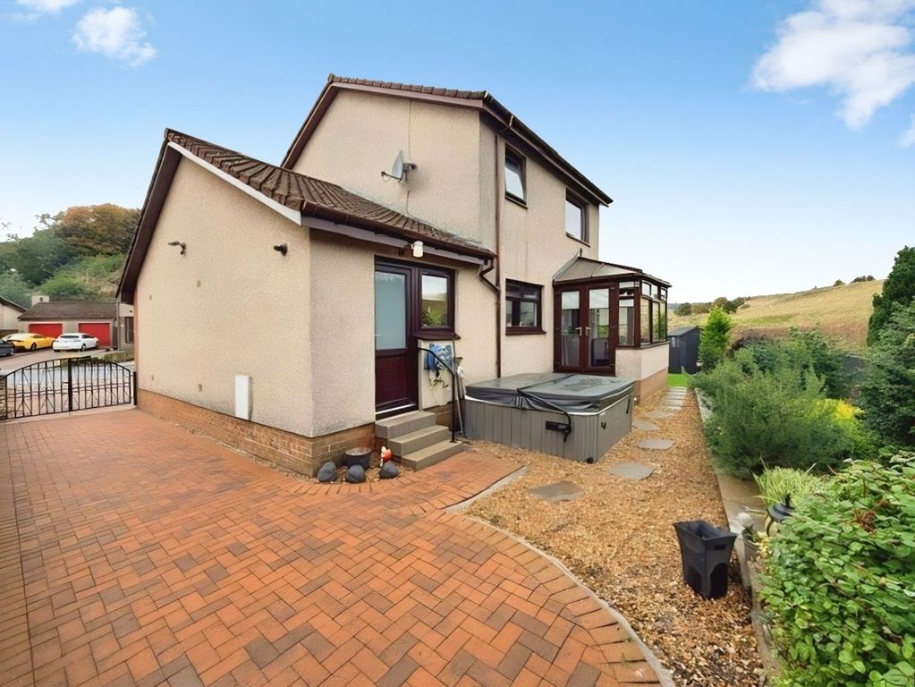 Property photo 2 of 39