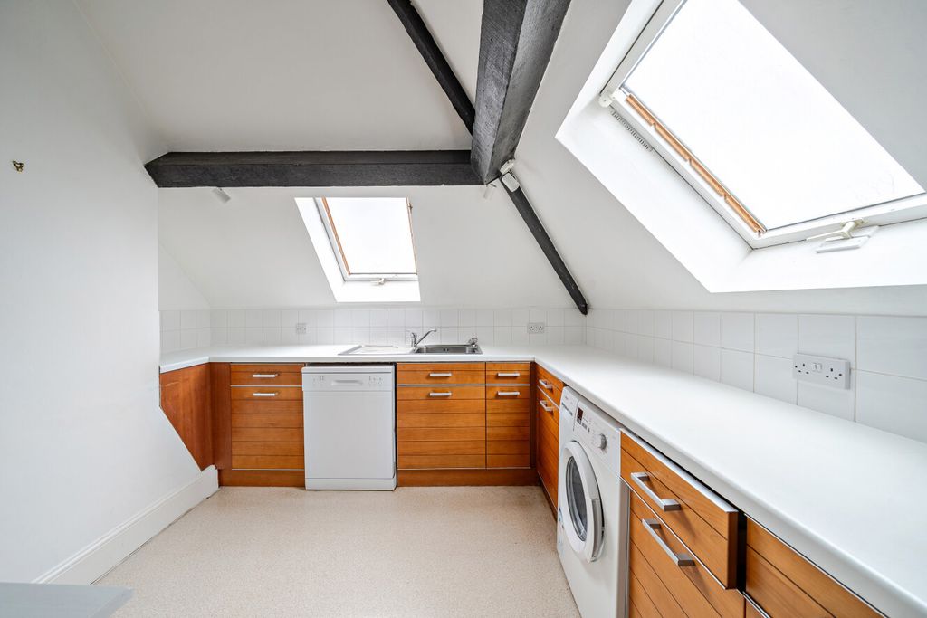 Property photo 2 of 21 1407890-1-698079E...