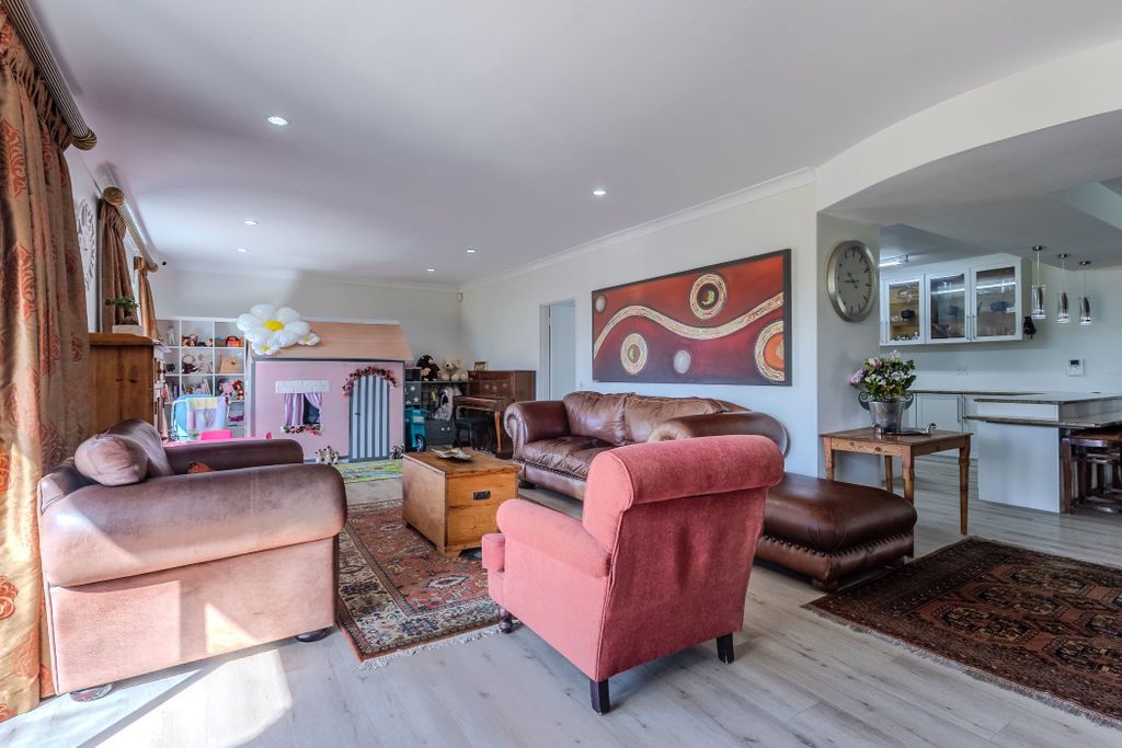 Property photo 2 of 60 Dbv1713843