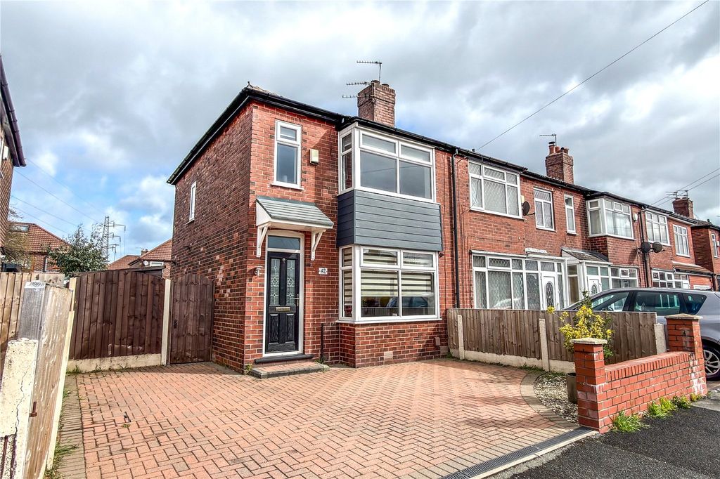 Property photo 1 of 18 External