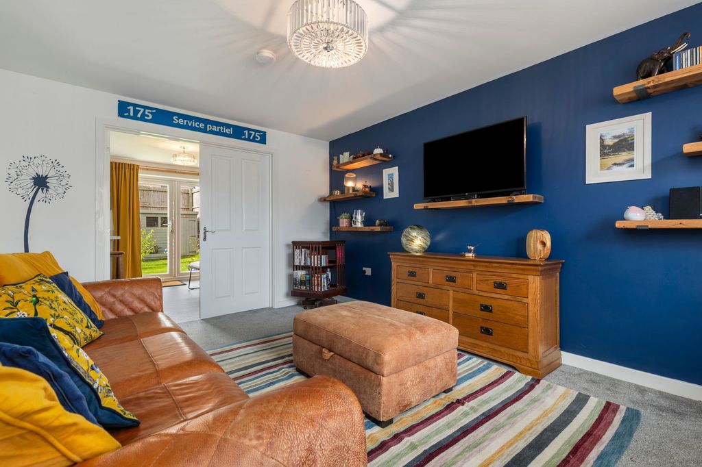 Property photo 2 of 19