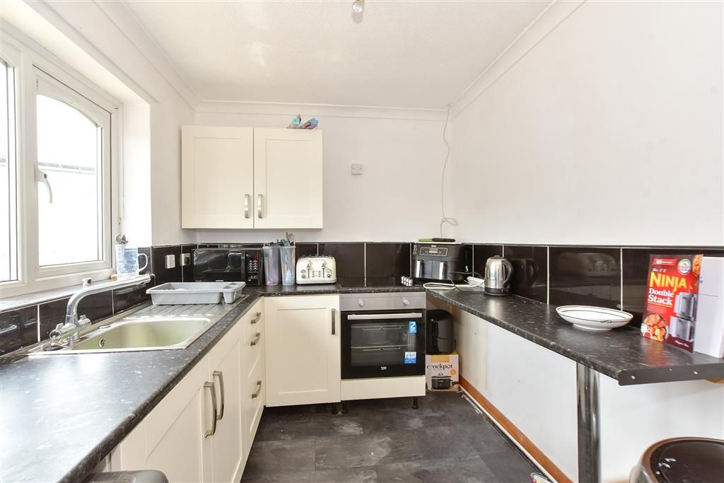 Property photo 2 of 8 Kitchen