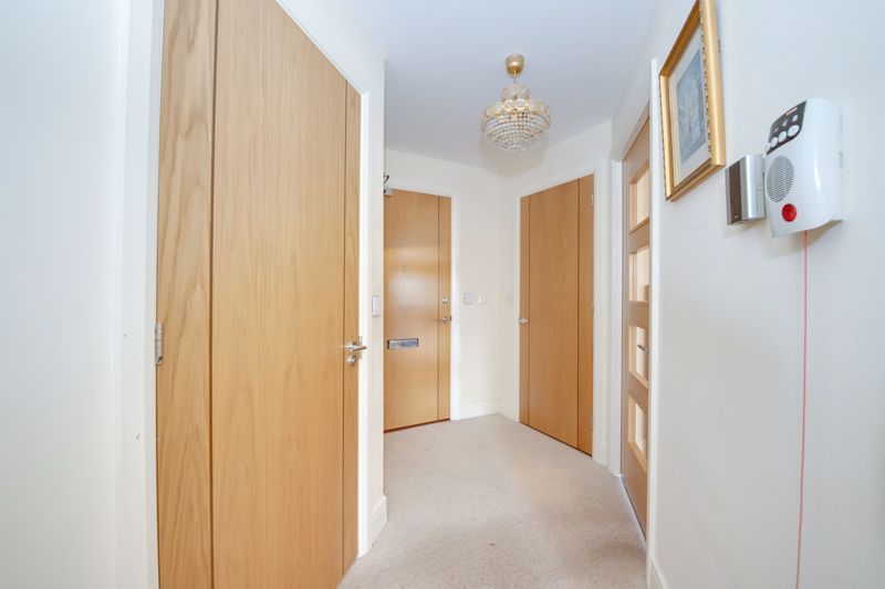 Property photo 3 of 9 Entrance Hall