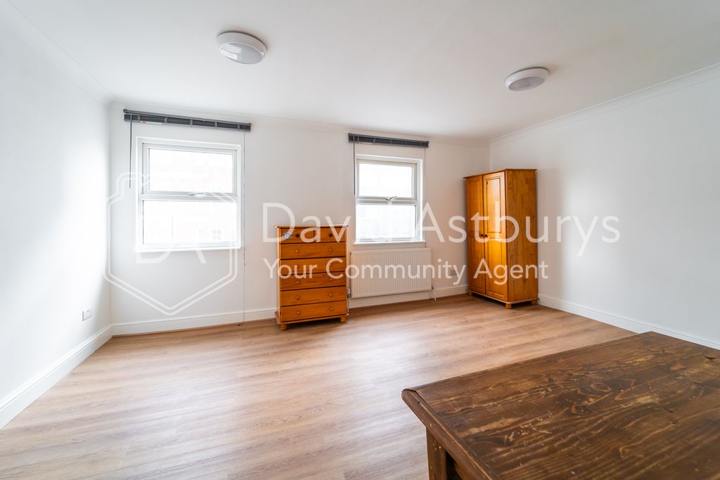 Property photo 1 of 11 Ndb09737