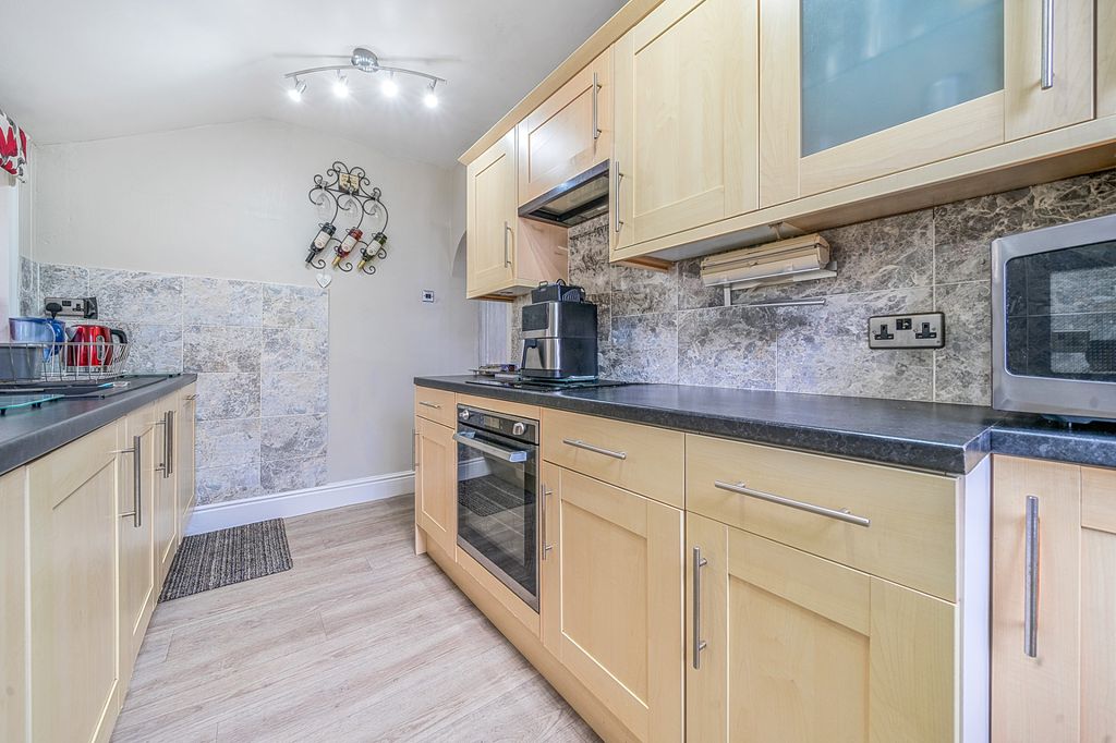 Property photo 2 of 16