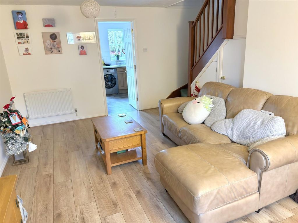 Property photo 2 of 12 Lounge.Jpg