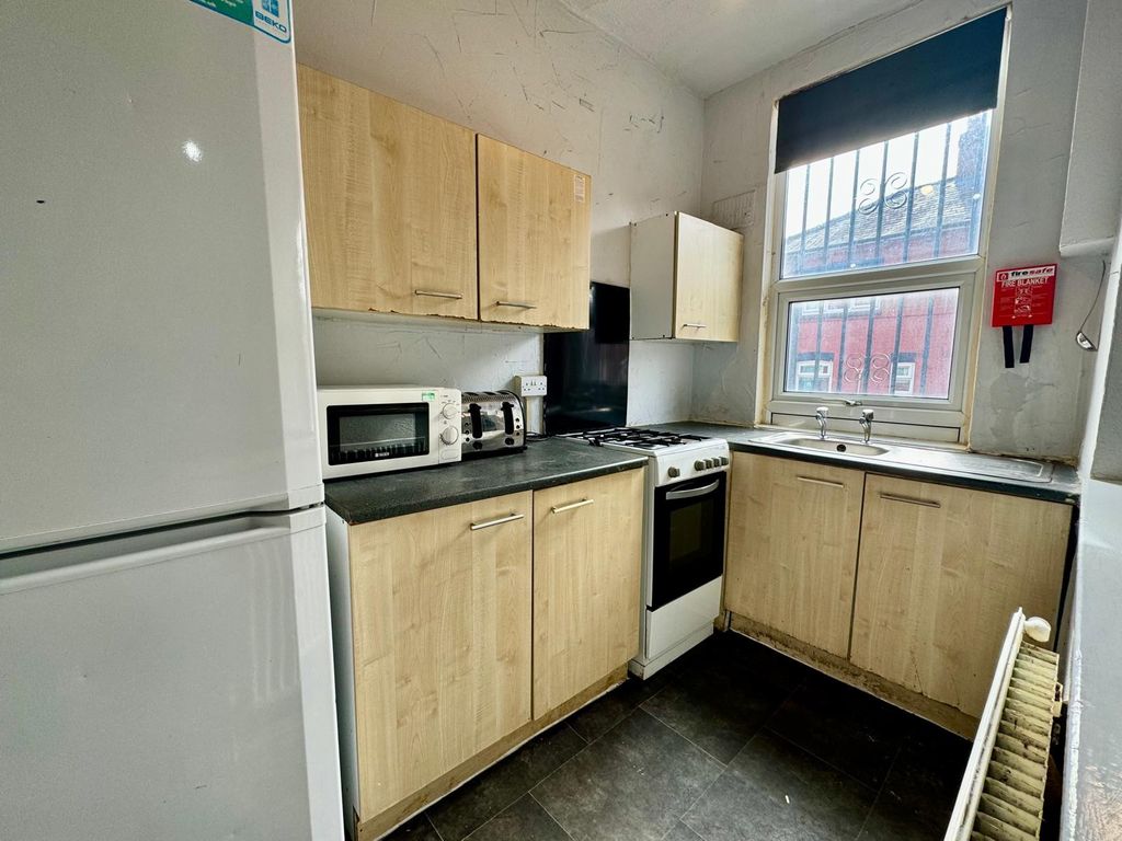 Property photo 3 of 5