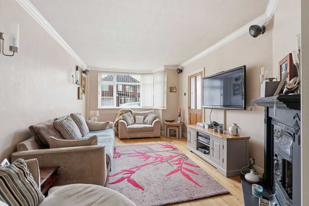 Property photo 2 of 19