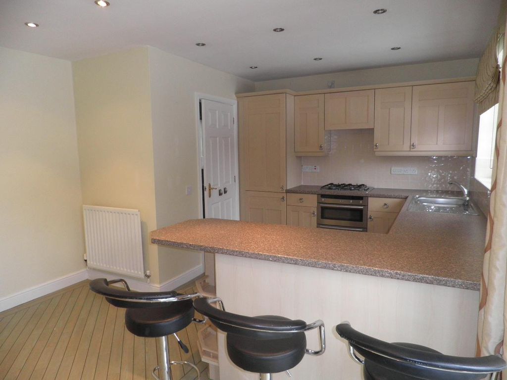 Property photo 2 of 12 Kitchen