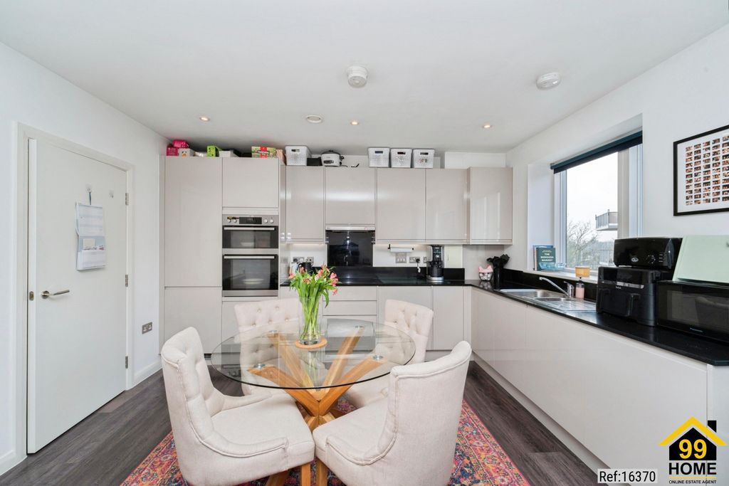 Property photo 3 of 20 Photo 2