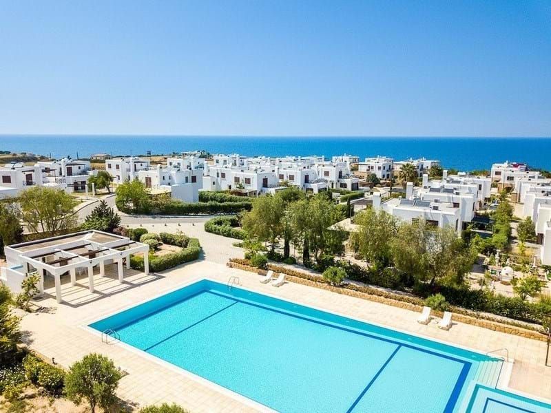 Property photo 2 of 25 4-Bedroom Resale Seaside Villa + Communal Pool + Private Garden + Walking Distance To The Sea Image No 2