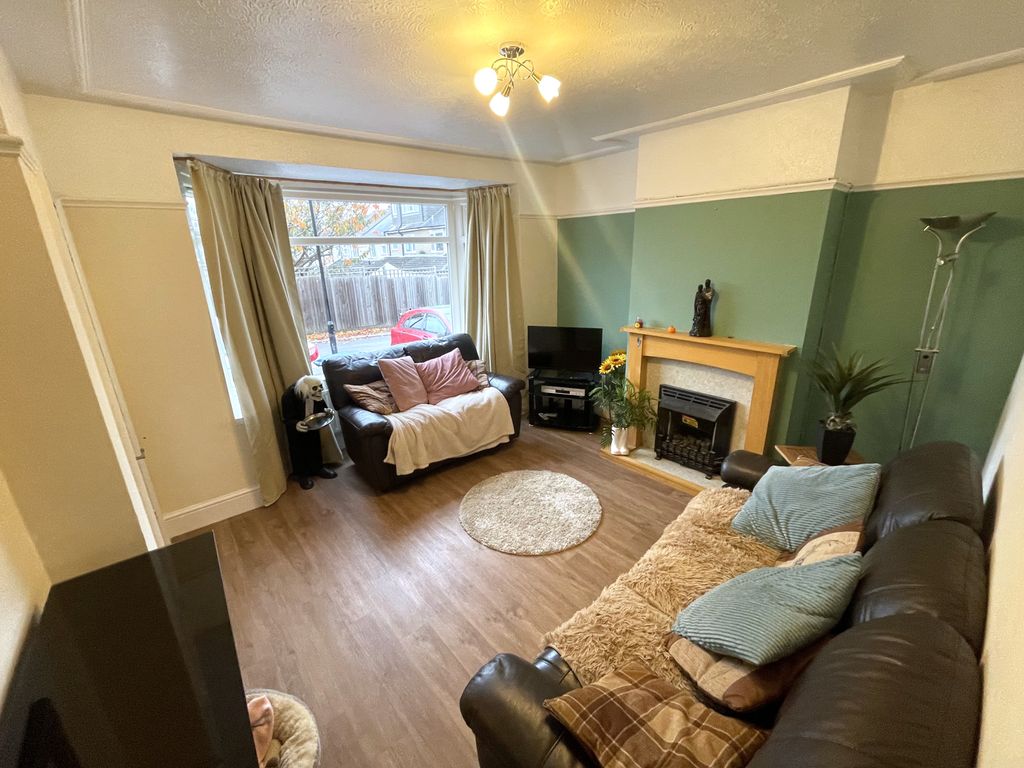 Property photo 2 of 11 Lounge Use