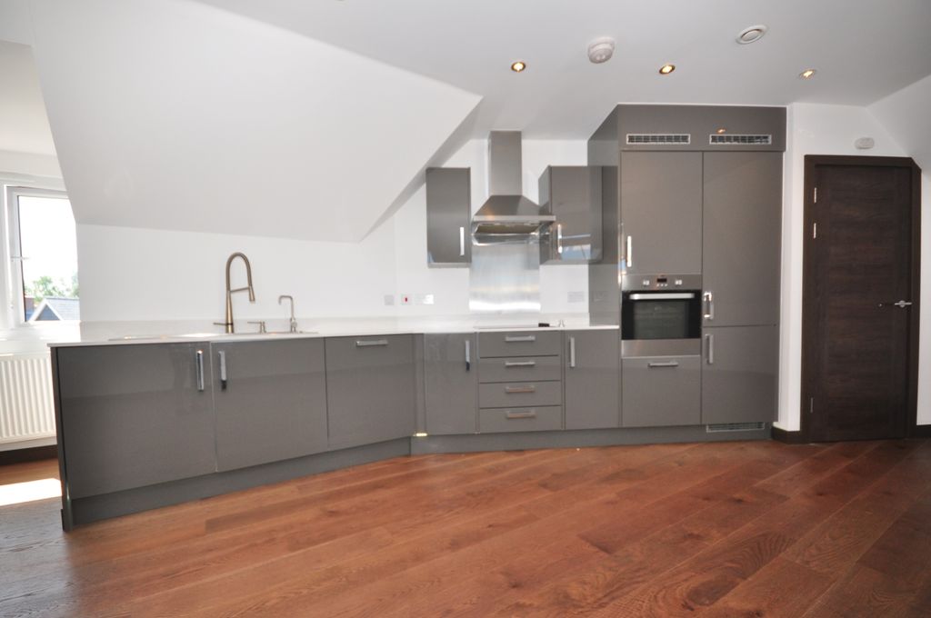 Property photo 3 of 9 Kitchen