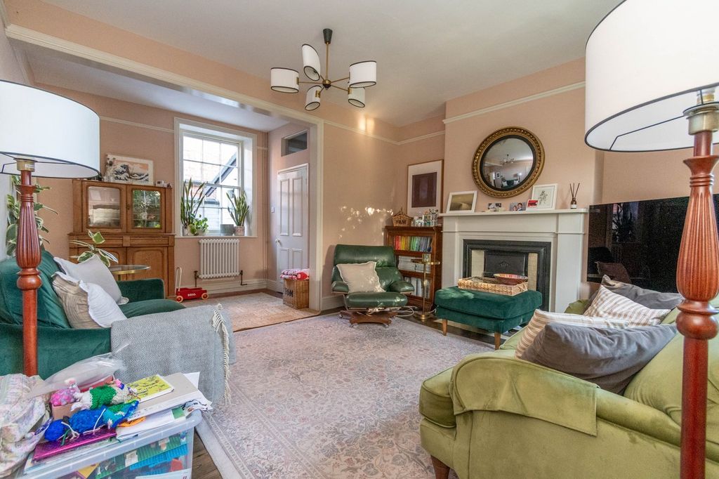 Property photo 3 of 22