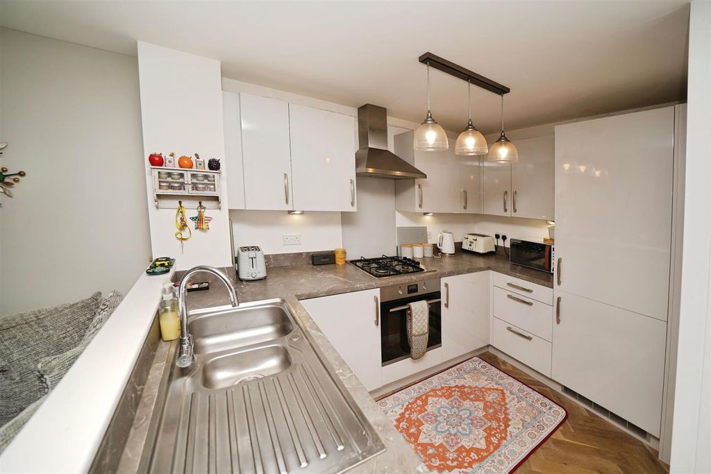 Property photo 3 of 15 Kitchen.Jpg