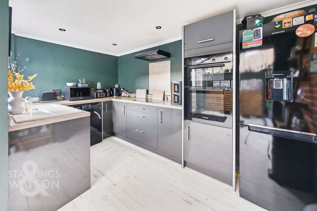 Property photo 3 of 24