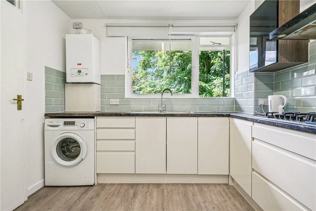 Property photo 2 of 8 Kitchen