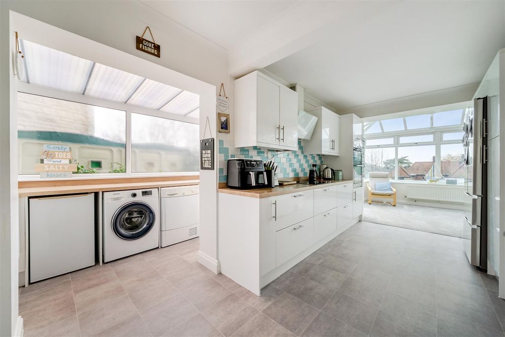 Property photo 2 of 20 Kitchen / Utility