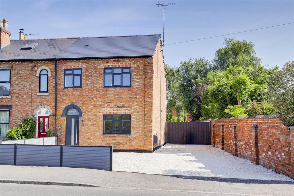 Property photo 1 of 18 35.Jpg