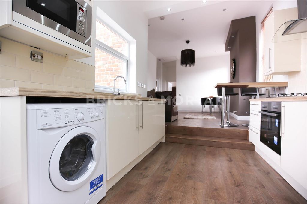 Property photo 3 of 13 Aggl4W8Yjpzl2Ielqpvhfbb7Je8.Jpg