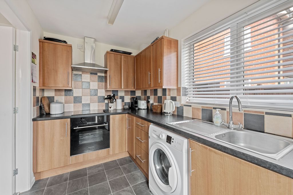 Property photo 2 of 16
