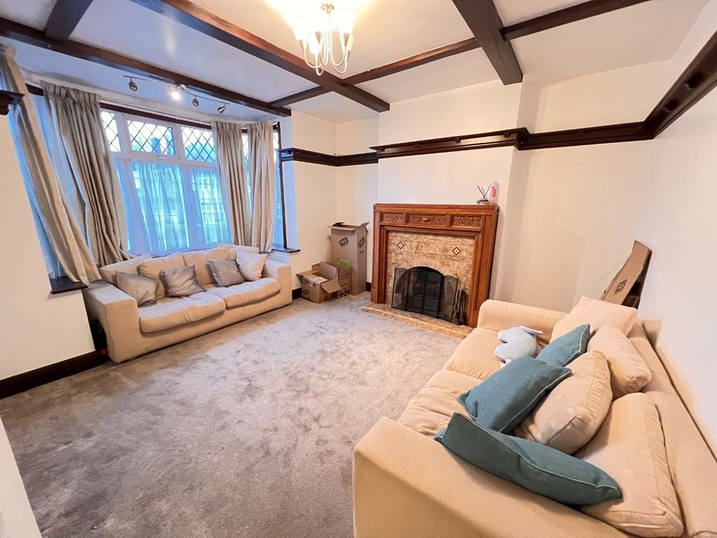 Property photo 2 of 18 2809972