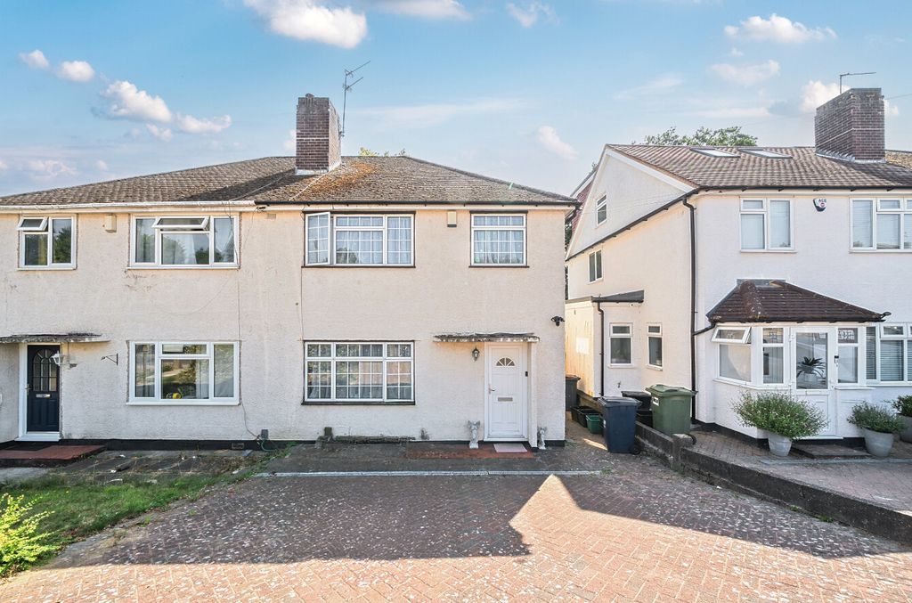 Property photo 1 of 18 1339823-2-689B598...