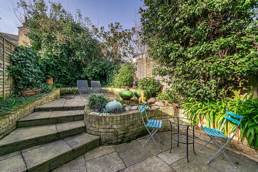 Property photo 2 of 22