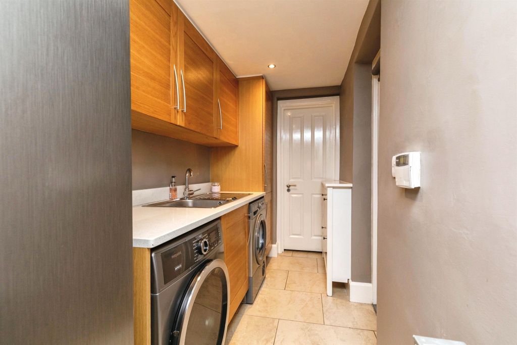 Property photo 3 of 27