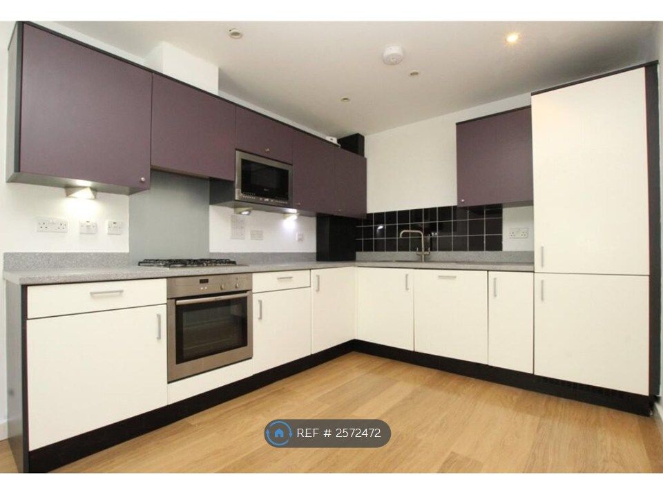 Property photo 2 of 10 Kitchen