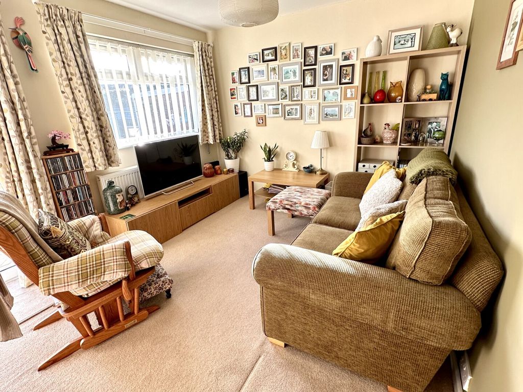 Property photo 3 of 29 Tiverton, Seddons