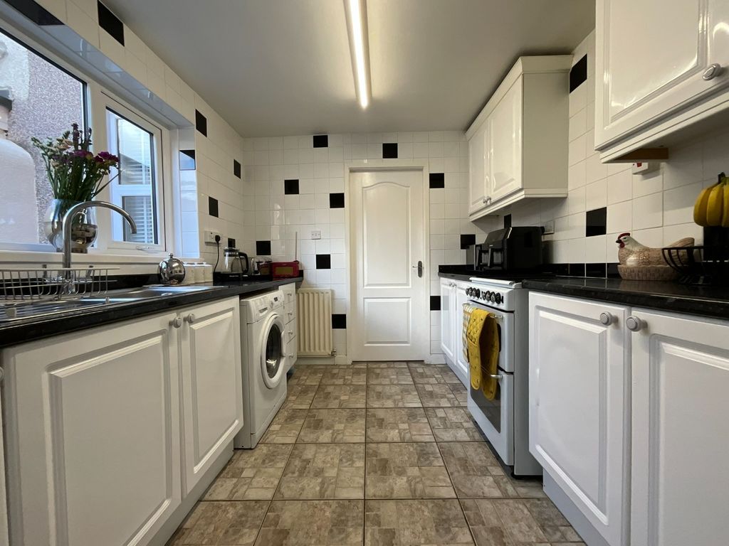Property photo 2 of 14 4173094