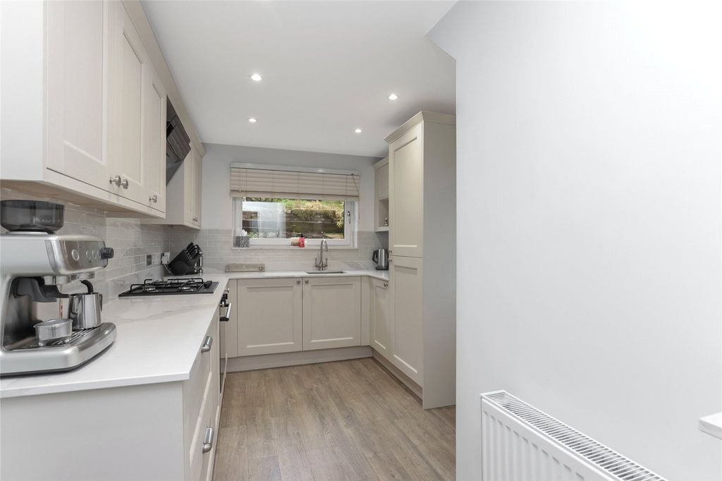 Property photo 3 of 21 Picture No. 10