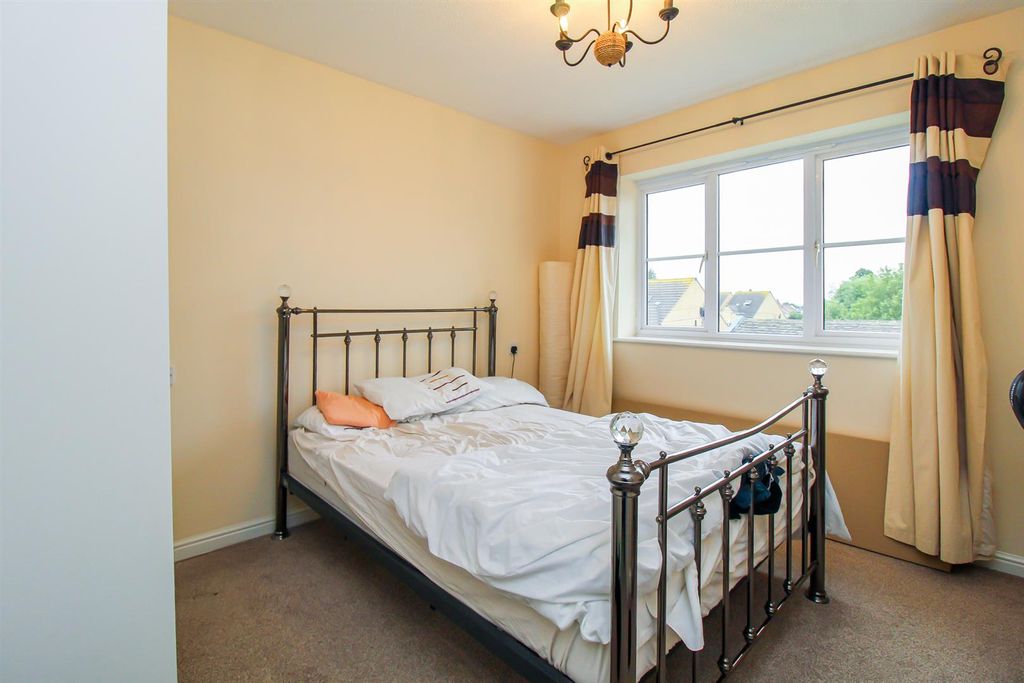 Property photo 3 of 7 Bedroom One