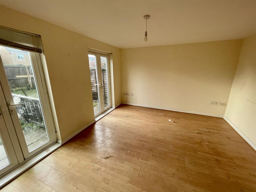 Property photo 2 of 10 Lounge